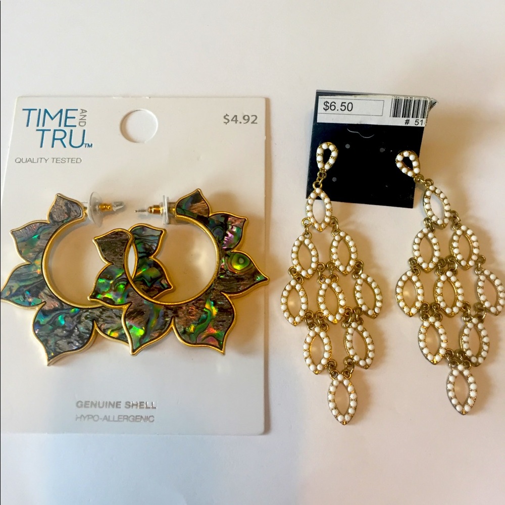 NWT Genuine Shell and White/Gold Dangle Earrings